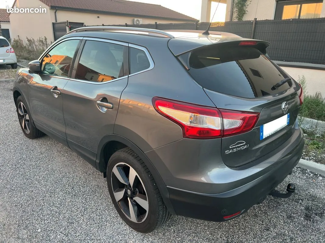 Nissan Qashqai 2015 photo 2