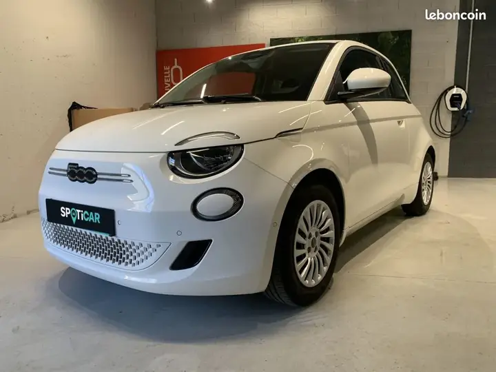 Fiat 500E 2023 photo 2