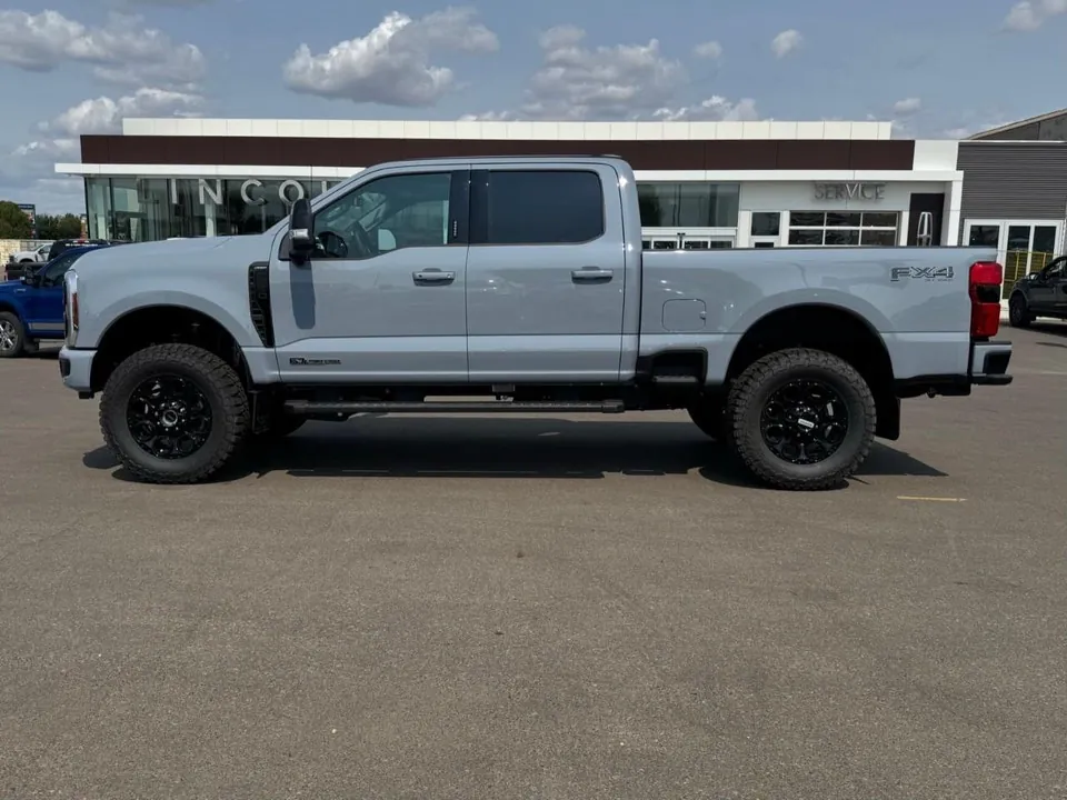 Ford F350 2026 photo 2