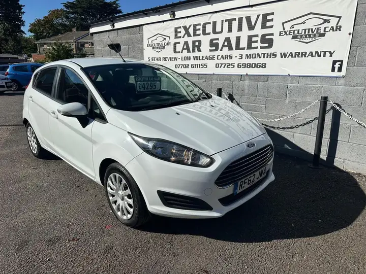 Ford Fiesta 2013 photo 2