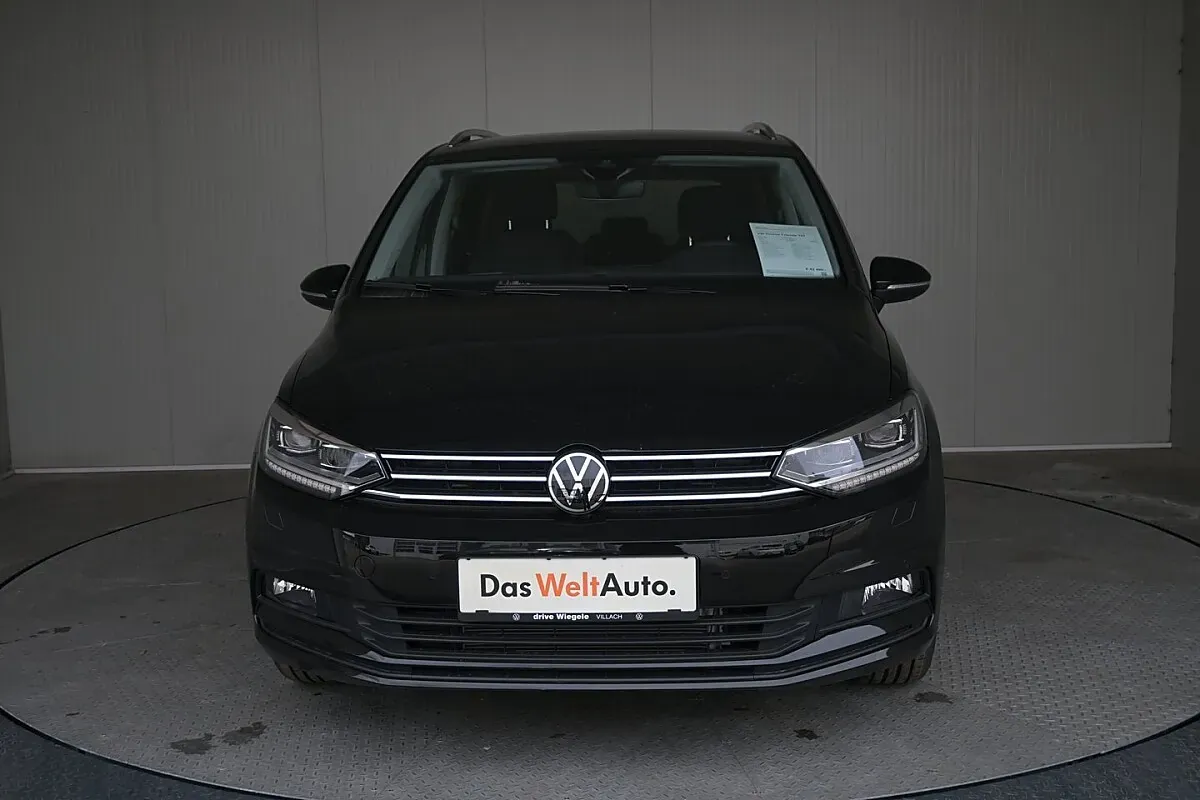 Volkswagen Touran 2026 photo 2