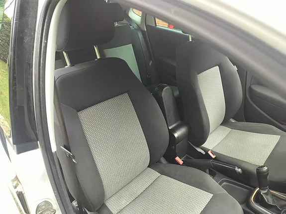 Volkswagen Polo 2012 photo 3