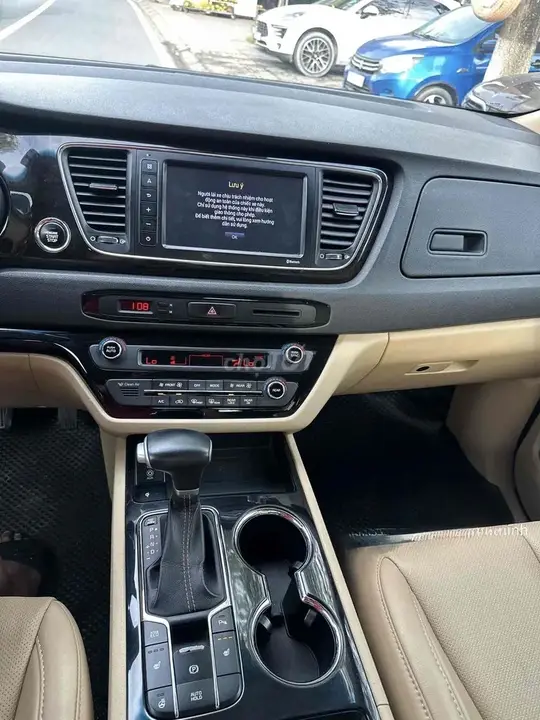 Kia Sedona 2021 photo 5