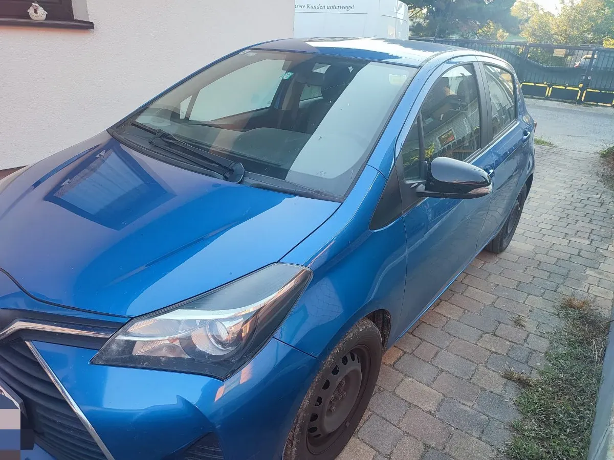 Toyota Yaris 2015 photo 2