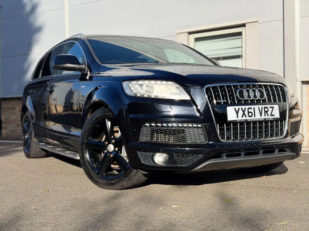 Audi Q7 2011 photo 2