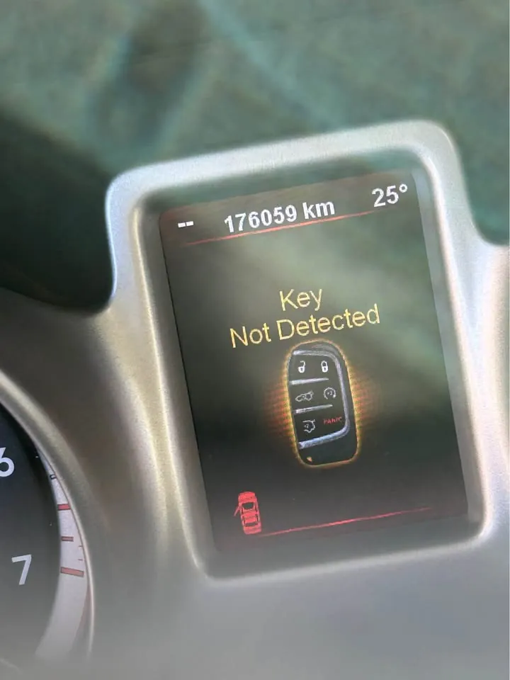 Dodge Journey 2011 photo 2