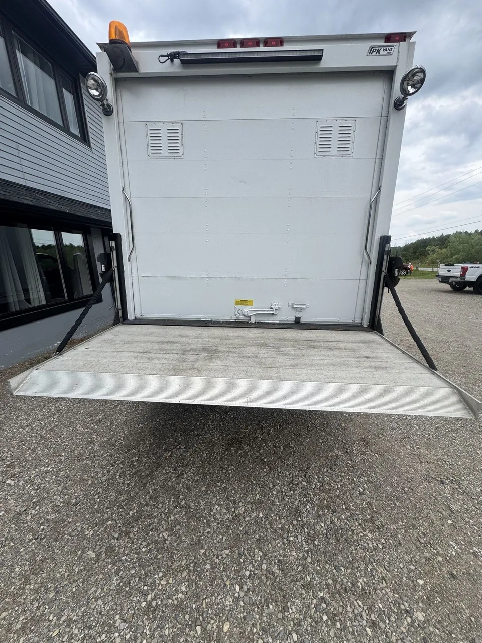 Ford Super Duty F-550 2012 photo 5