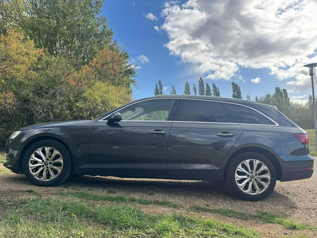 Audi A4 Avant 2017 photo 2
