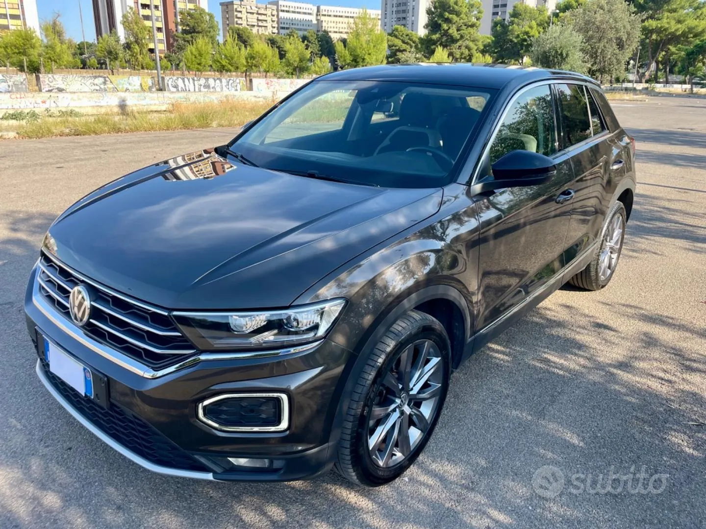 Volkswagen T-Roc 2019 photo 2