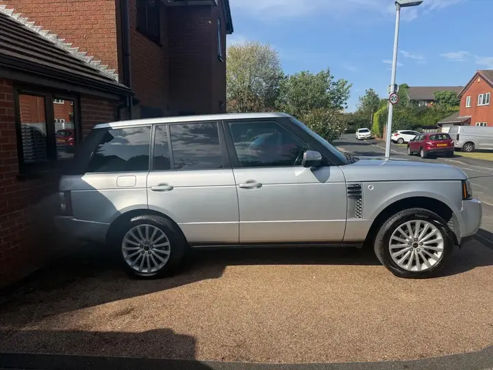 Land Rover Range Rover 2012 photo 5