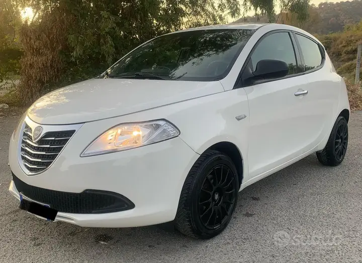Lancia Ypsilon 2015 photo 4