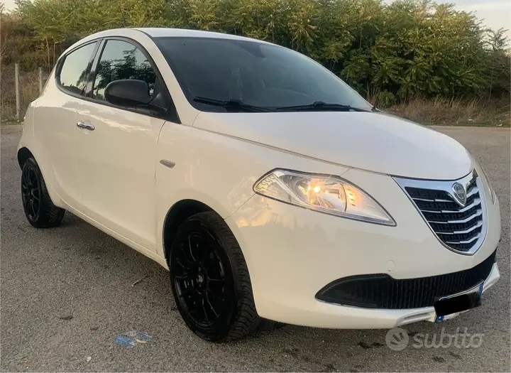 Lancia Ypsilon 2015 photo 5