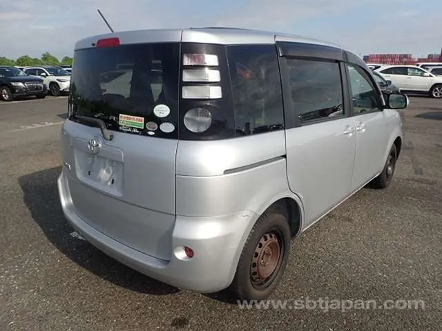 Toyota Sienta X 2009 photo 4