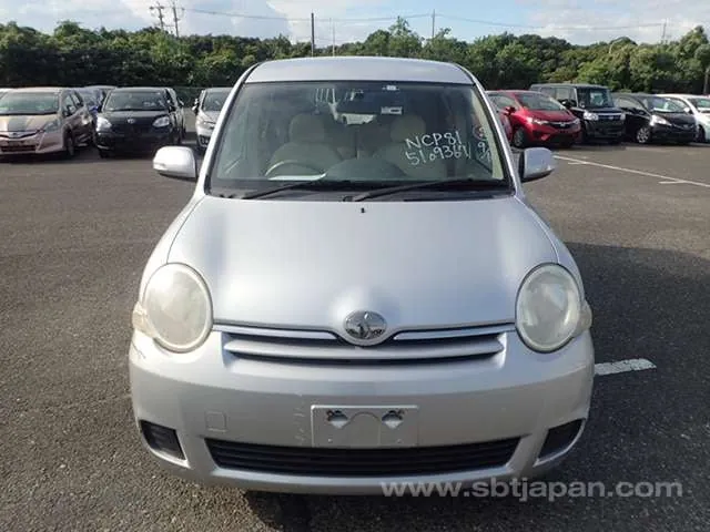 Toyota Sienta X 2009 photo 5