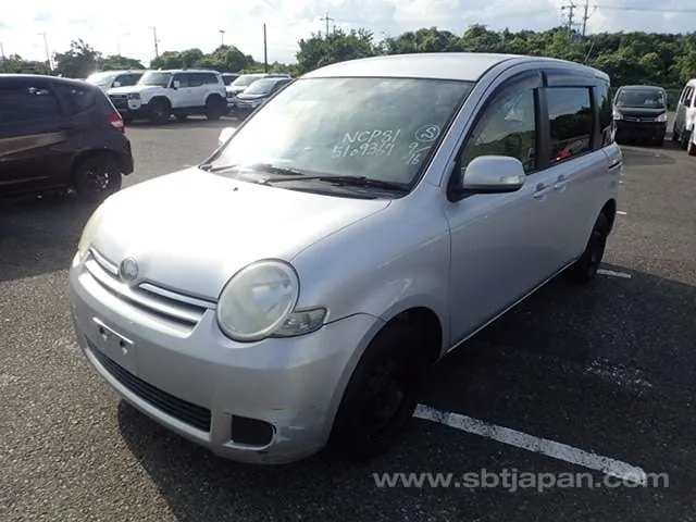 Toyota Sienta X 2009 photo 2