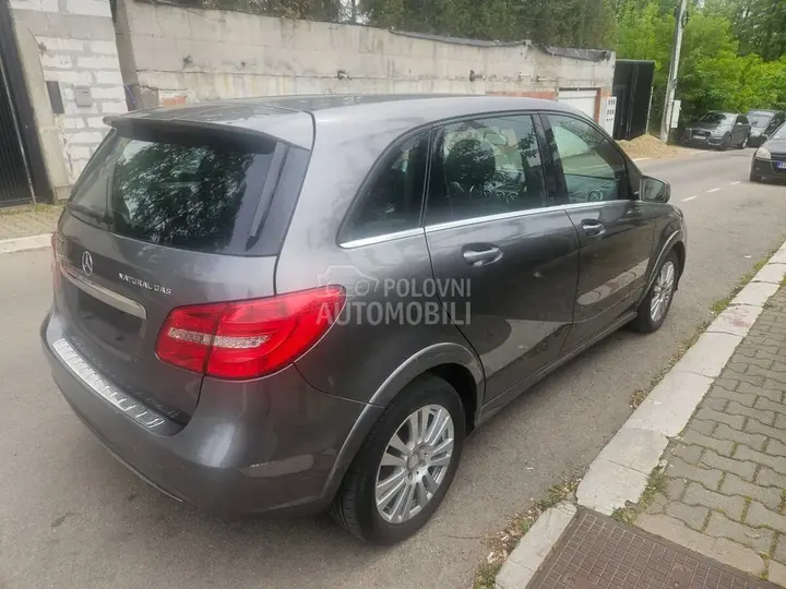 Mercedes-Benz B 200 2014 photo 4