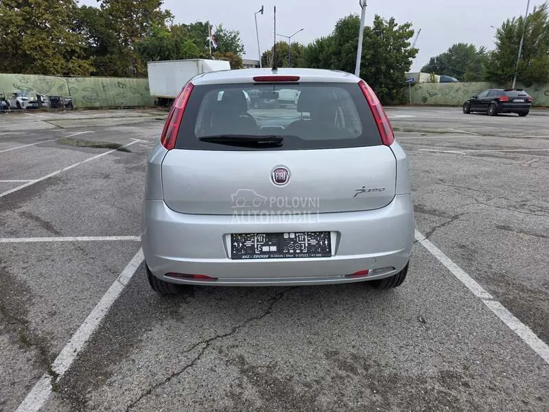 Fiat Grande Punto 2010 photo 4