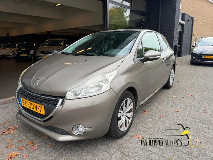 Peugeot 208 2012 photo 2