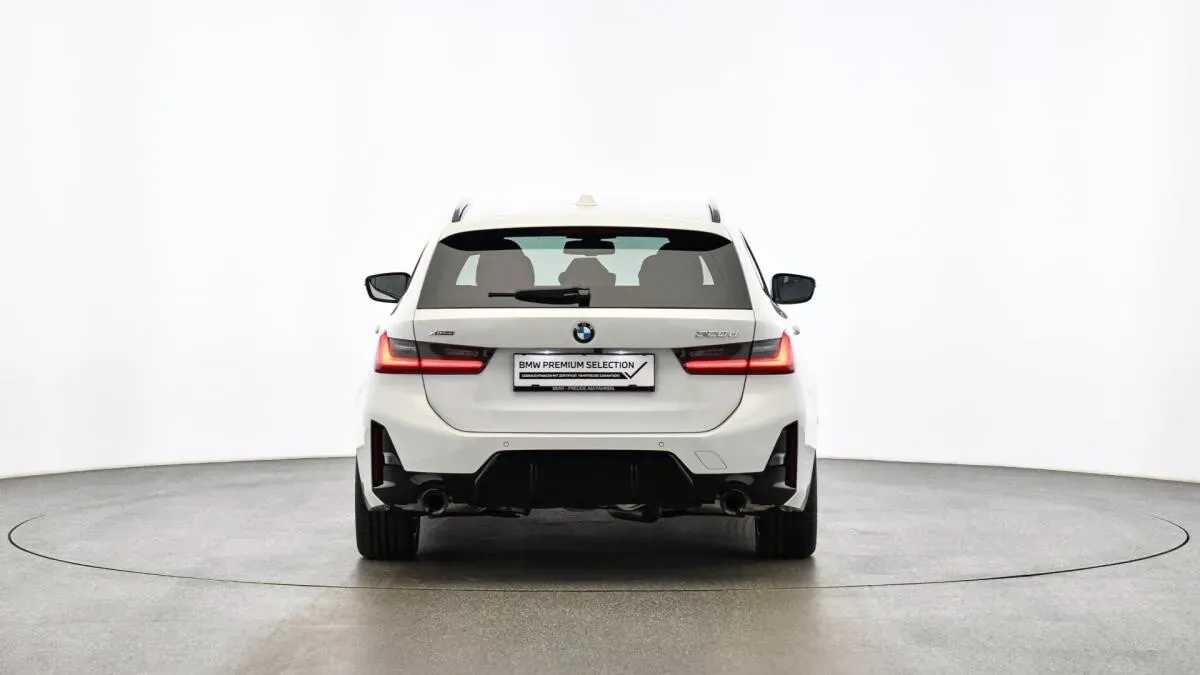 BMW 3 Series 2025 photo 2