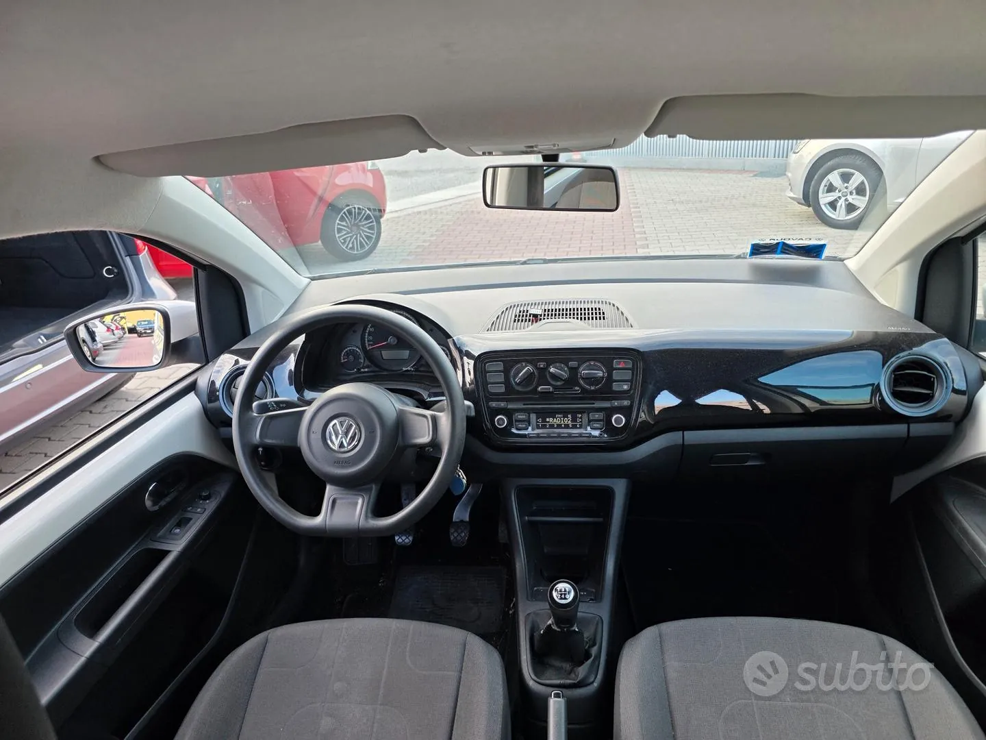 Volkswagen Up 2013 photo 5