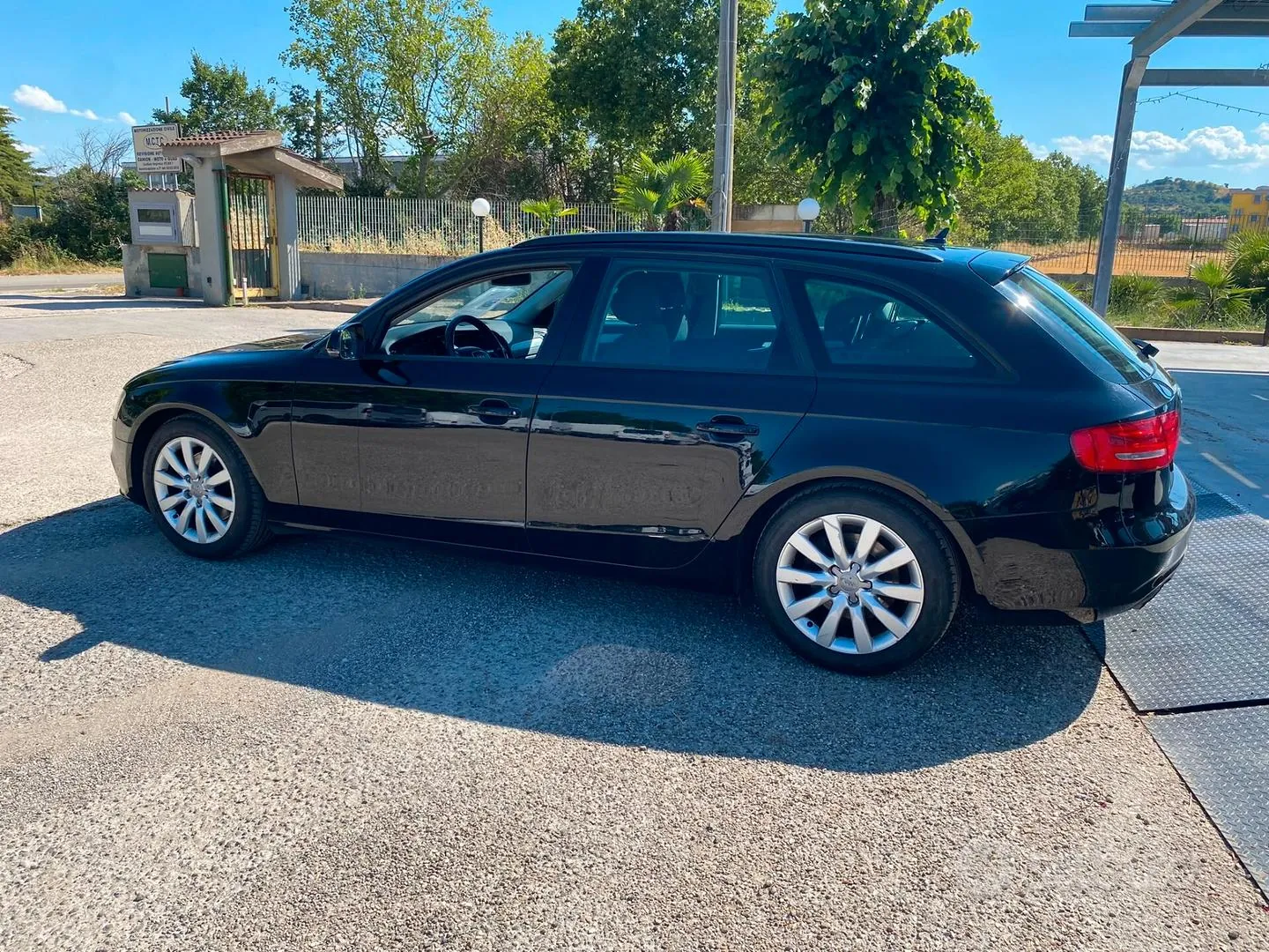 Audi A4 Avant 2012 photo 2