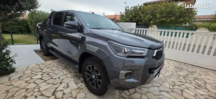 Toyota Hilux 2021 photo 2