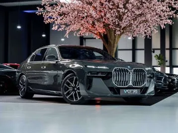 BMW I7