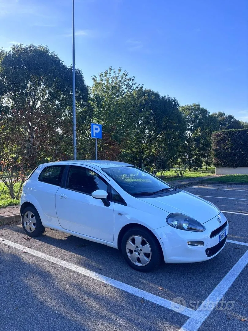 Fiat Punto 2014 photo 2