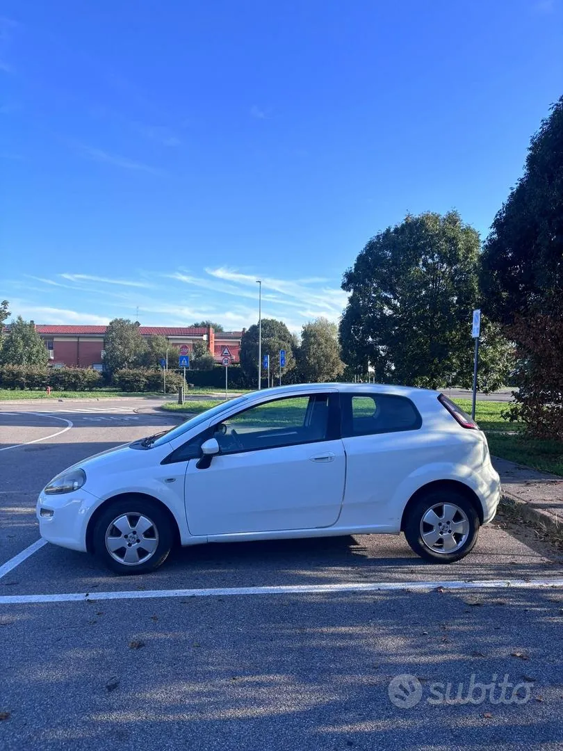 Fiat Punto 2014 photo 4