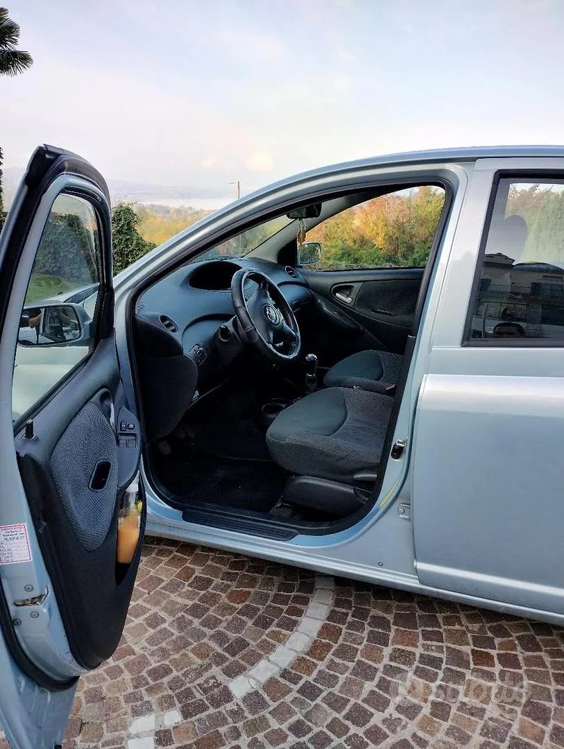 Toyota Yaris 2004 photo 5