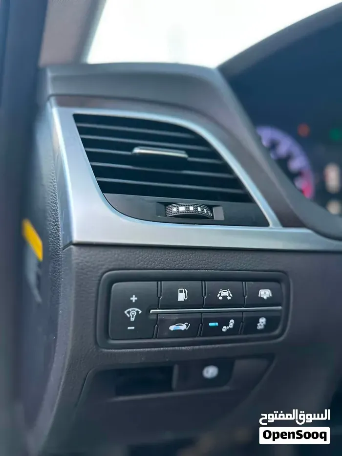 Genesis G80 2017 photo 3