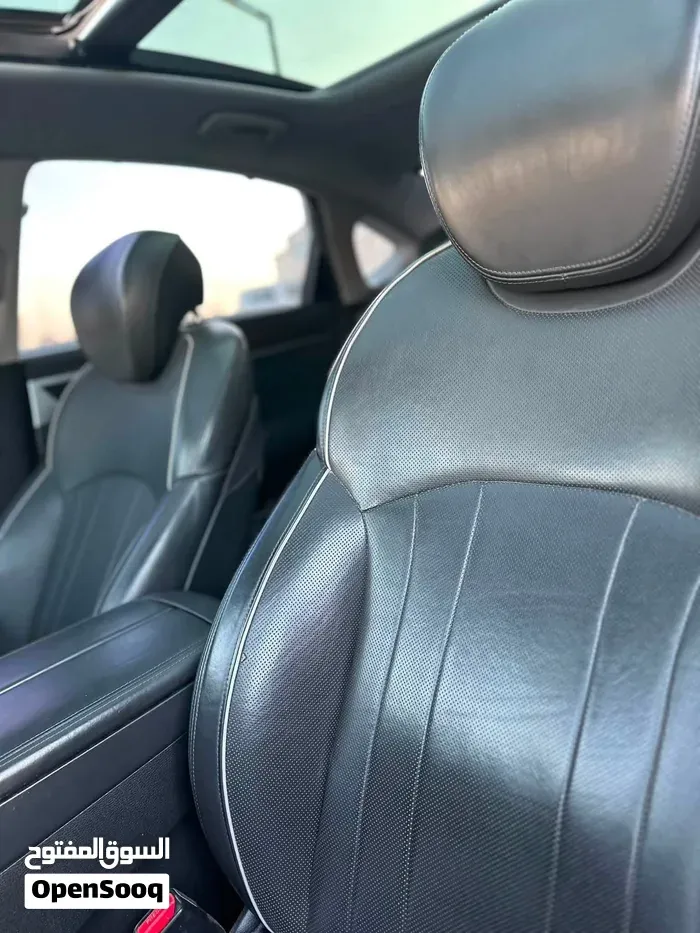 Genesis G80 2017 photo 2