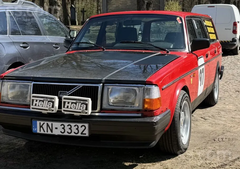 Volvo 245