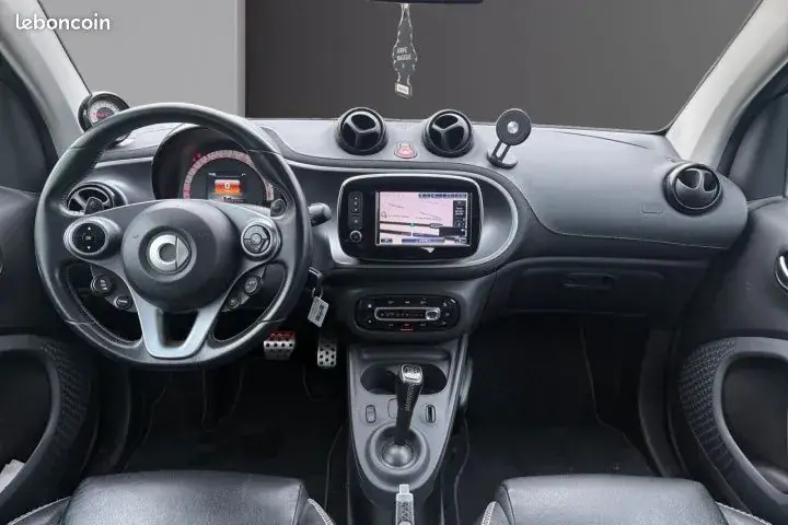 Smart Fortwo 2019 photo 2