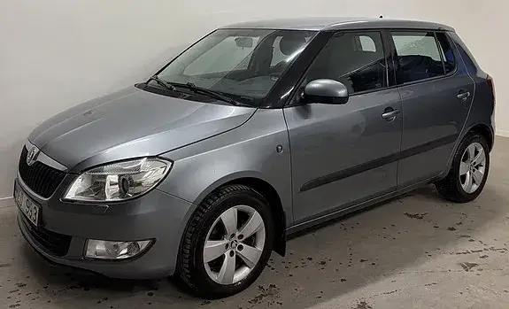 Skoda Fabia 2012 photo 4