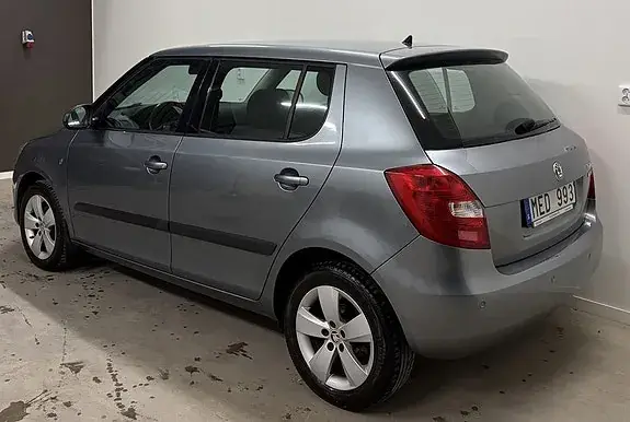 Skoda Fabia 2012 photo 3