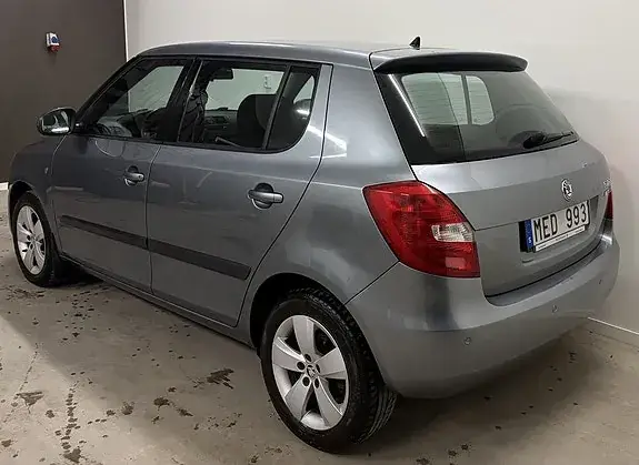Skoda Fabia 2012 photo 5