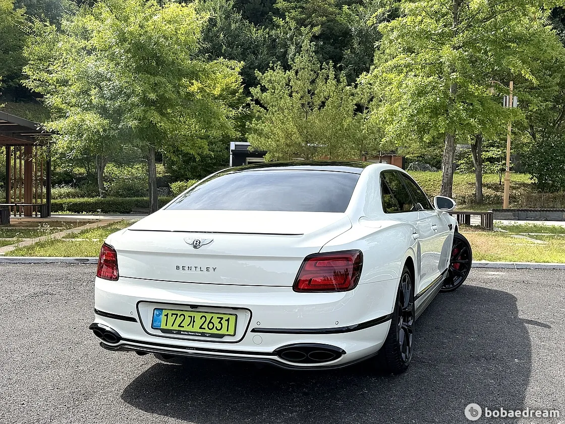 Bentley Flying Spur 2023 photo 3