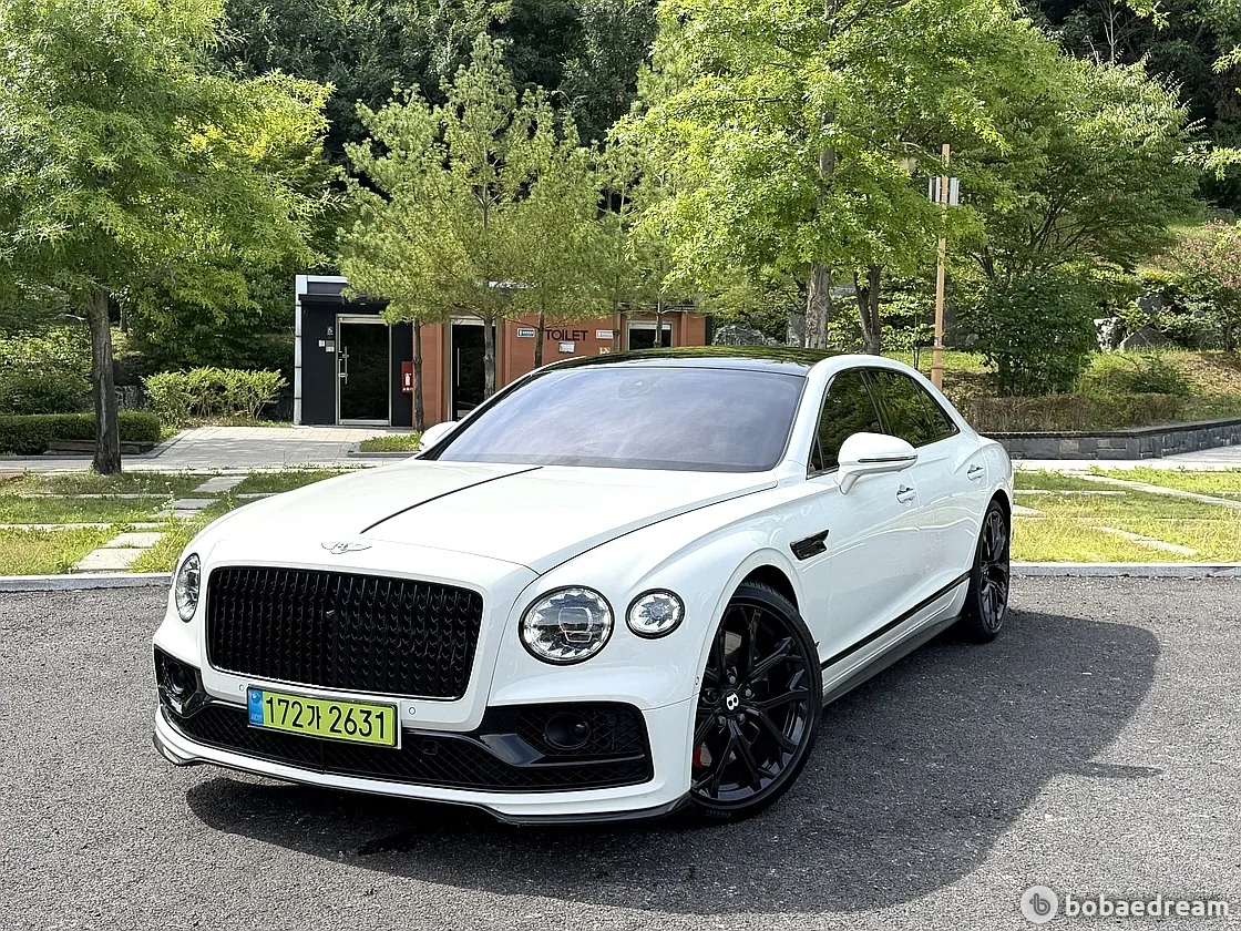 Bentley Flying Spur 2023 photo 2