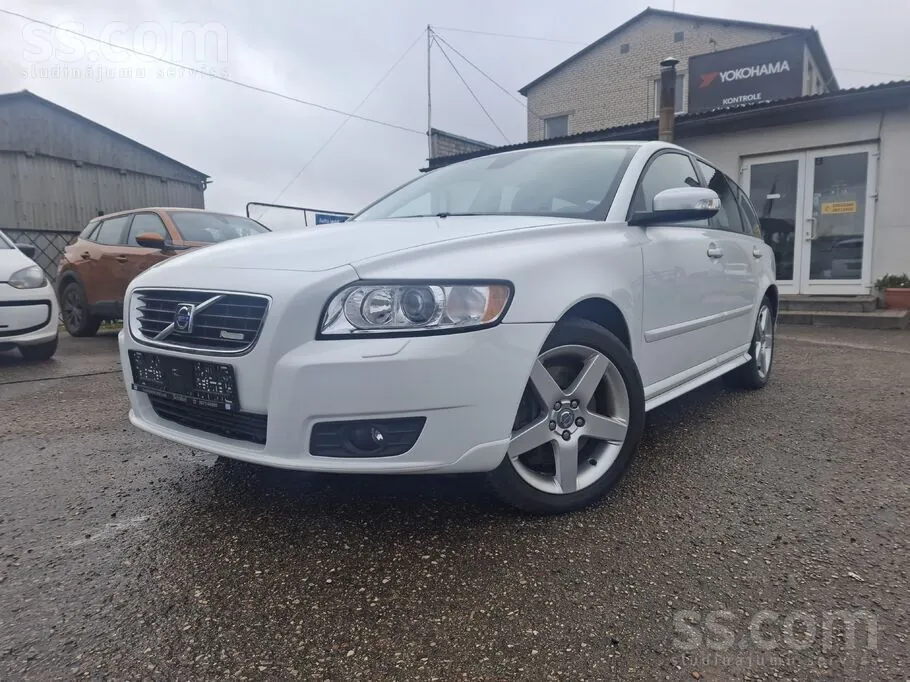 Volvo V50 2009 photo 2