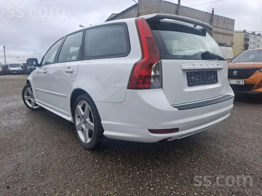 Volvo V50 2009 photo 3