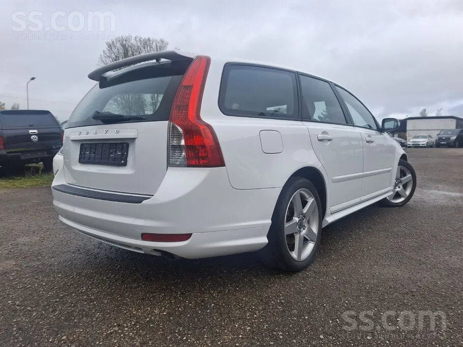 Volvo V50 2009 photo 4