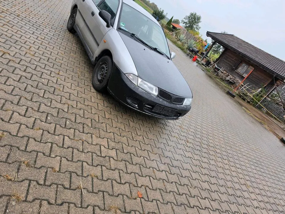 Mitsubishi Carisma