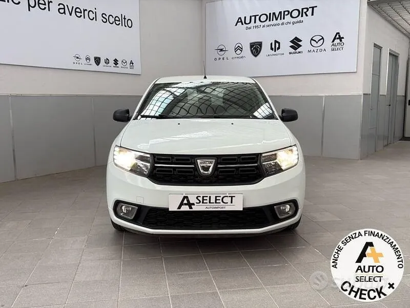 Dacia Sandero 2018 photo 2