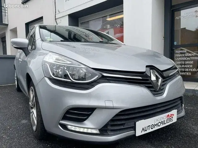 Renault Clio 2016 photo 2