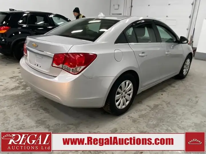 Chevrolet Cruze 2011 photo 3