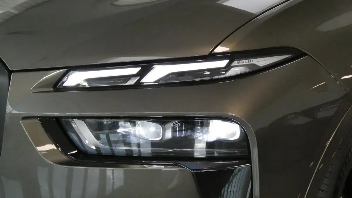 BMW X7 photo 3