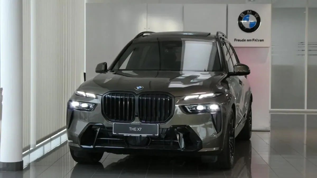 BMW X7 photo 2