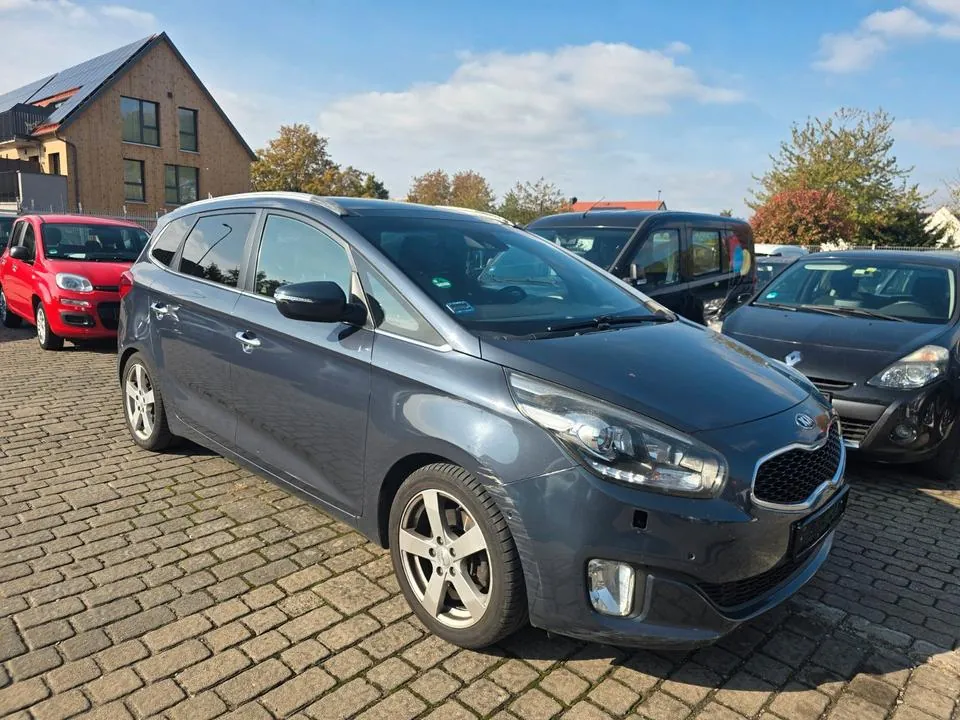 Kia Carens