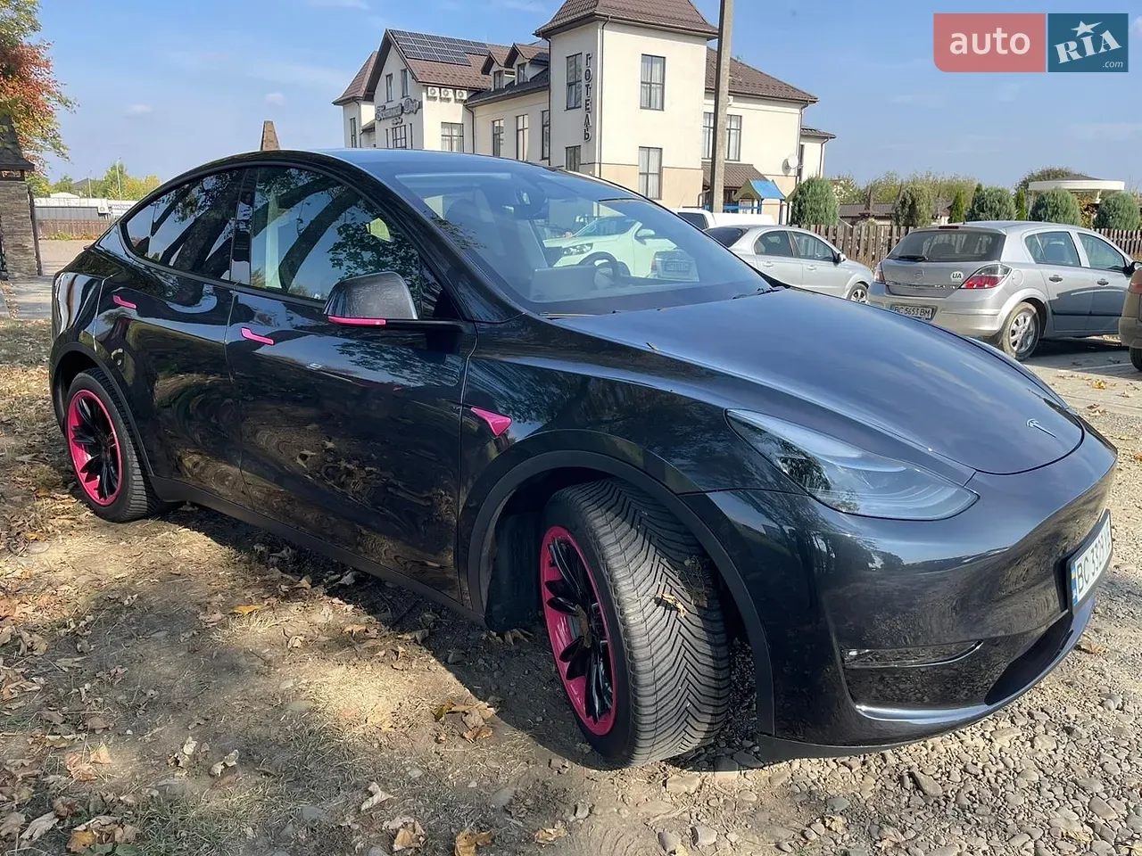 Tesla Model Y 2024 photo 2